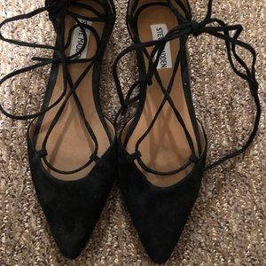 Steve Madden lace up suede flat